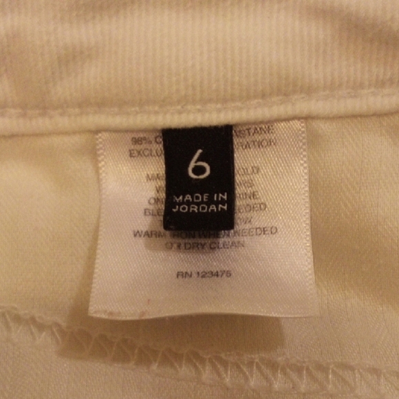 Jones New York White Jean Shorts for Men - Picture 7 of 7